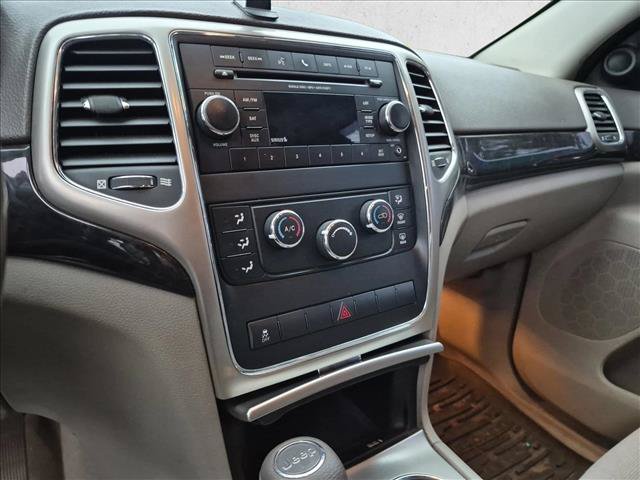 Used 2012 Jeep Grand Cherokee Laredo w/ Laredo E Group AWD/4WD image 8