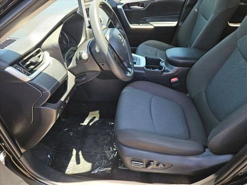 Used 2025 Toyota RAV4 XLE FWD image 20