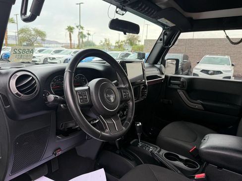 Used 2017 Jeep Wrangler Sport AWD/4WD image 13