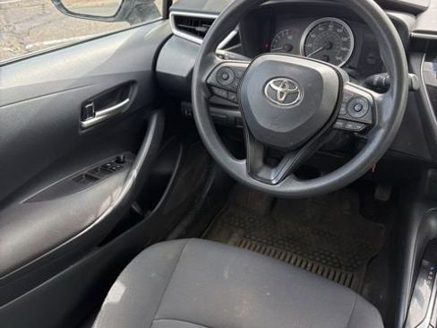 Used 2020 Toyota Corolla LE image 11