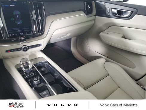 Used 2023 Volvo XC60 B5 Ultimate w/ Protection Package Premier image 18