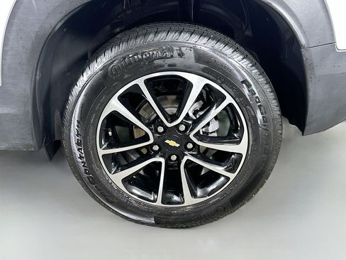 Used 2025 Chevrolet TrailBlazer LT AWD/4WD image 28
