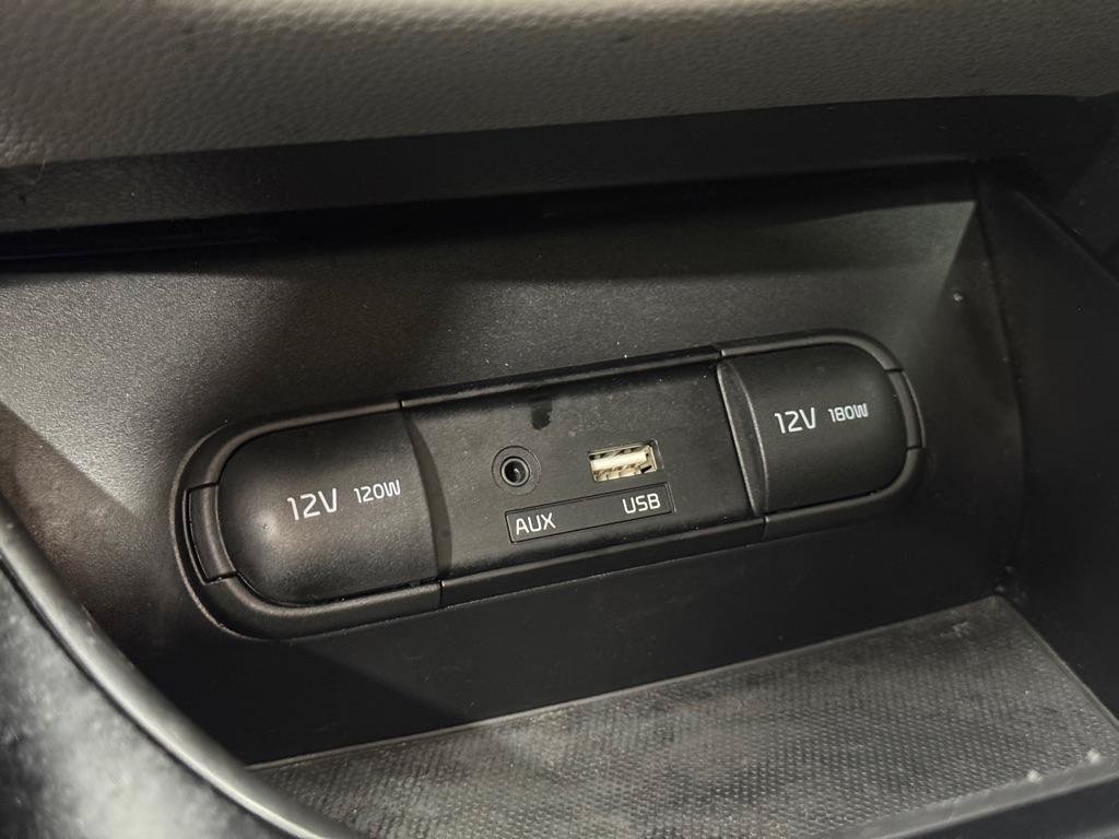 Used 2016 Kia Soul + FWD image 18