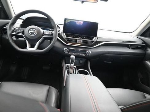Used 2025 Nissan Altima 2.5 SR w/ SR Premium Package AWD/4WD image 23