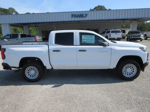New 2025 Chevrolet Colorado W/T image 8