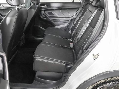 Used 2023 Volkswagen Tiguan SE R-Line image 36