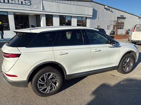 Used 2024 Lincoln Corsair AWD w/ Equipment Group 101A image 10