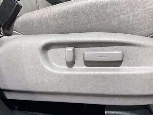 Used 2022 Honda Pilot Touring image 12