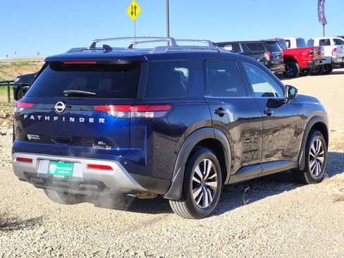 Used 2022 Nissan Pathfinder SL image 7