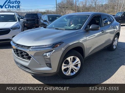 Used 2024 Chevrolet Trax LS image 1