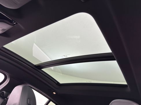 Used 2023 BMW X4 xDrive30i w/ Premium Package image 12