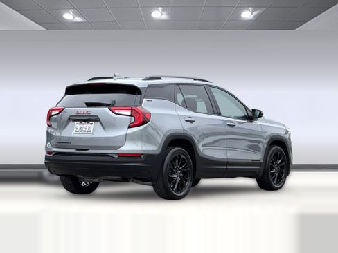 Used 2024 GMC Terrain SLT w/ Elevation Edition FWD image 8