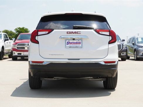 Used 2022 GMC Terrain SLT w/ LPO, Floor Liner Package image 7