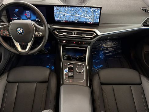 Used 2023 BMW i4 eDrive40 RWD image 3