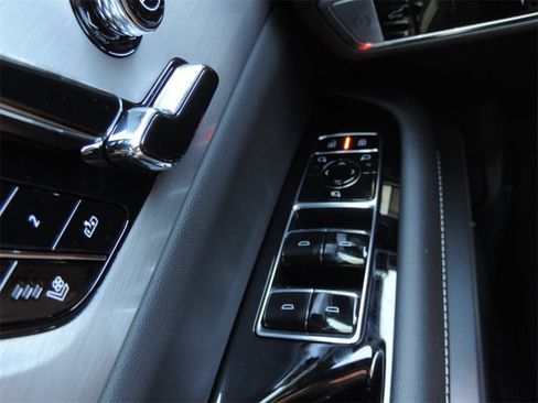 New 2026 Cadillac Vistiq Luxury image 23