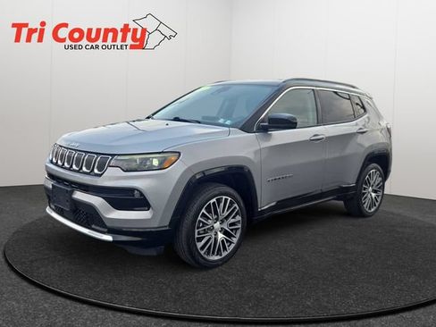 Used 2022 Jeep Compass Limited w/ Elite Group AWD/4WD image 3