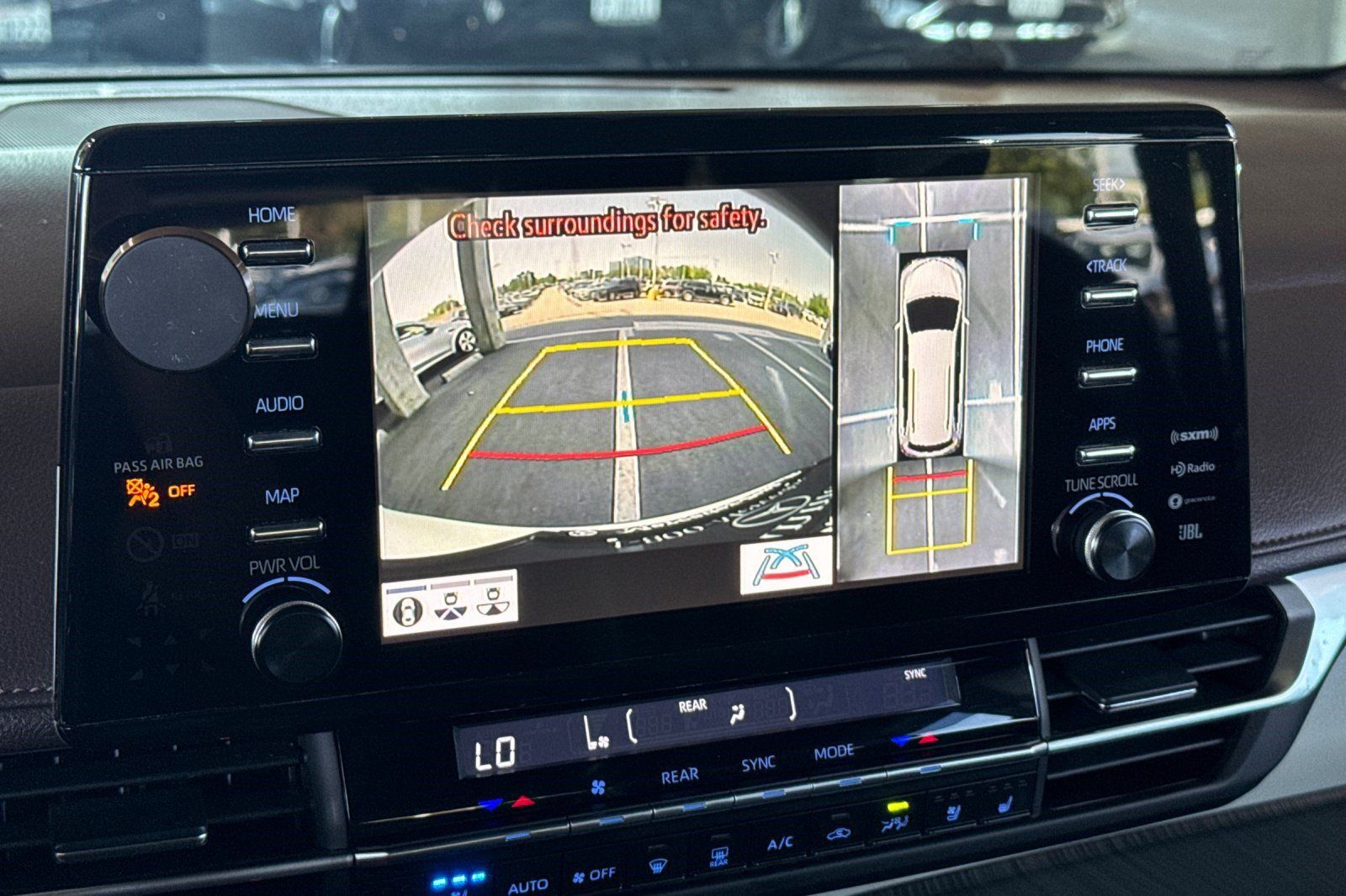 Used 2021 Toyota Sienna Platinum FWD image 21