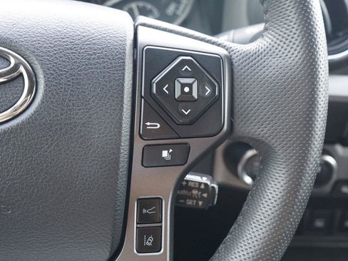 Used 2020 Toyota Tacoma TRD Sport w/ Technology Package AWD/4WD image 16
