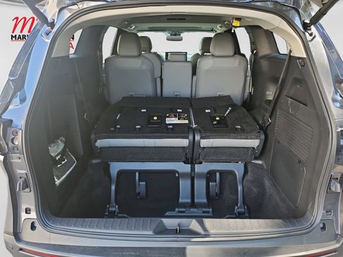 Used 2025 Toyota Sienna XLE FWD image 19