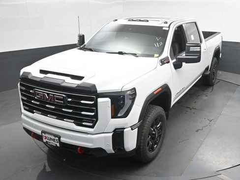 Used 2025 GMC Sierra 3500 AT4 AWD/4WD image 31