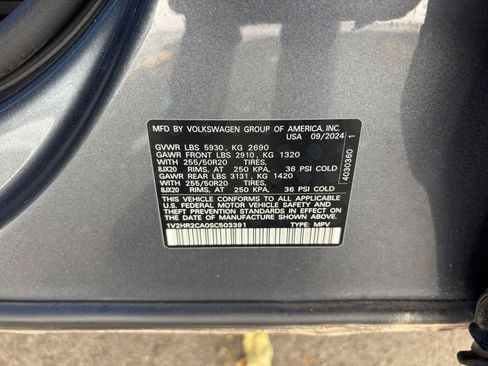 Used 2025 Volkswagen Atlas SE image 30