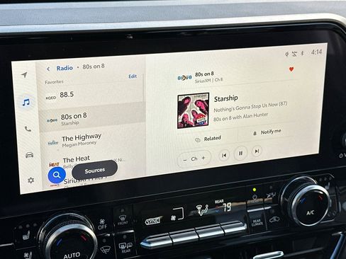 Used 2023 Toyota Highlander Limited image 23