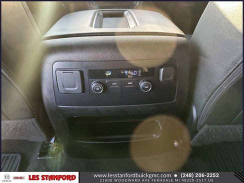 Used 2018 GMC Yukon XL SLT image 16