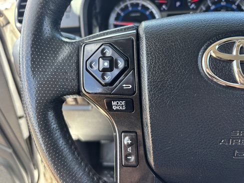 Used 2019 Toyota 4Runner TRD Off-Road Premium AWD/4WD image 30