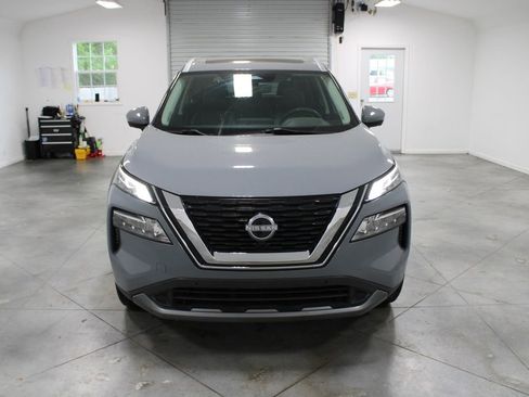 Used 2023 Nissan Rogue SL w/ SL Premium Package image 3