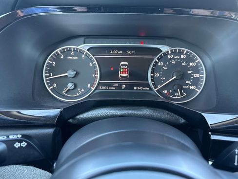 Used 2025 Nissan Pathfinder SV AWD/4WD image 24