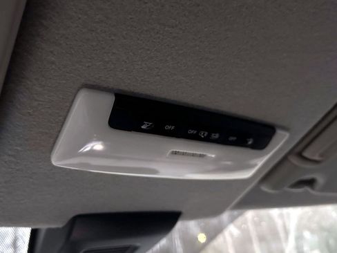 Certified 2022 Nissan Kicks SV image 31