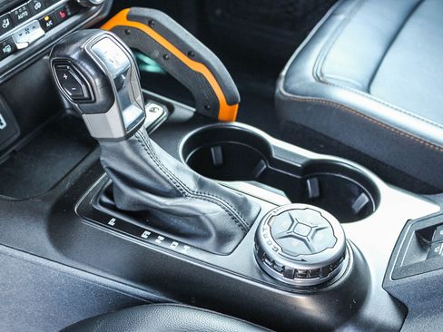 Used 2023 Ford Bronco Badlands image 20