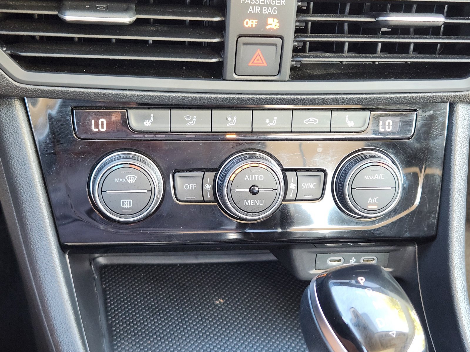 Used 2024 Volkswagen Jetta SE FWD image 20