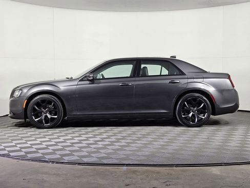 Used 2023 Chrysler 300 S RWD image 3