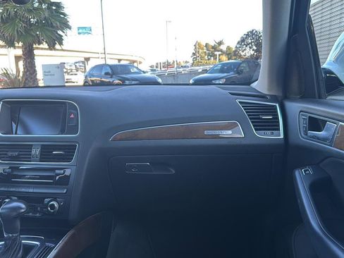 Used 2017 Audi Q5 2.0T Premium image 10