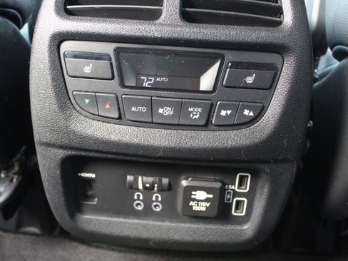 Used 2021 Honda Pilot Touring image 29