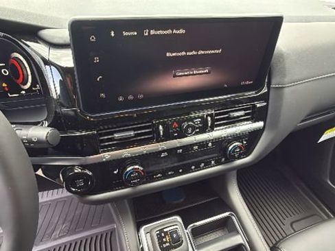 New 2026 Nissan Pathfinder SL AWD/4WD image 15