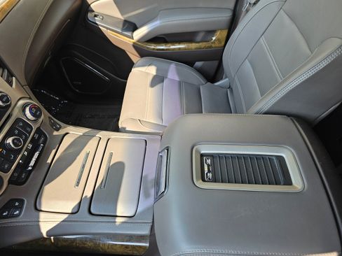 Used 2016 GMC Yukon Denali w/ Open Road Package AWD/4WD image 14
