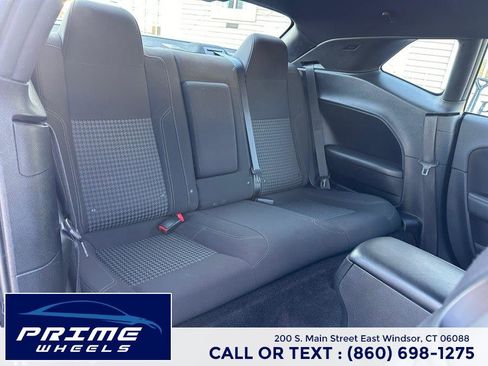 Used 2017 Dodge Challenger SXT image 14