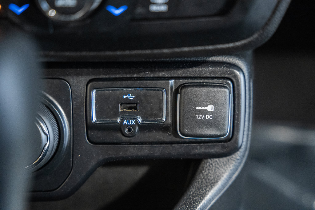 Certified 2018 Jeep Renegade Latitude AWD/4WD image 23