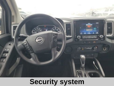 Used 2023 Nissan Frontier SV image 4