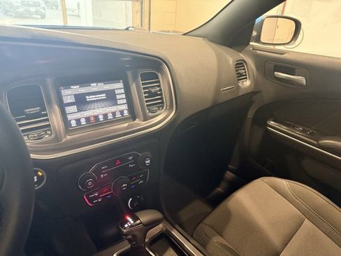 Used 2019 Dodge Charger SXT image 24