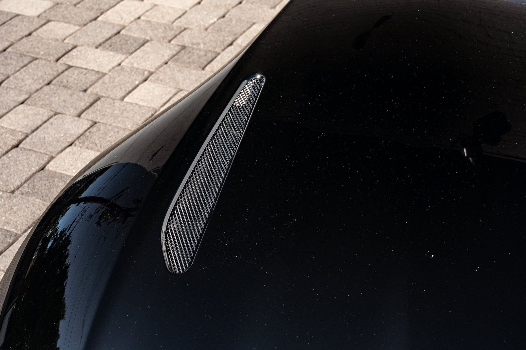 Used 2023 Aston Martin V8 Vantage Roadster RWD image 15