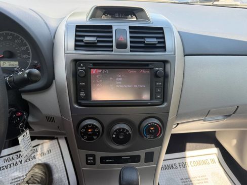 Used 2013 Toyota Corolla LE FWD image 13