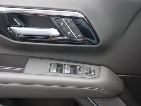 New 2025 Chevrolet Suburban LT w/ Advanced Technology Package image 18