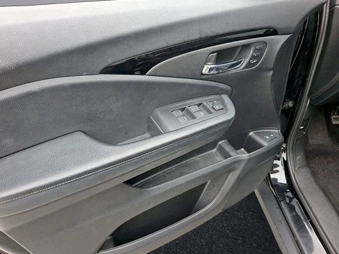 Used 2021 Honda Pilot Touring image 16
