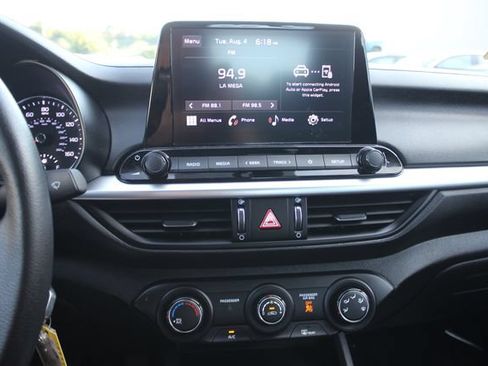 Used 2024 Kia Forte LXS w/ LXS Technology Package FWD image 4