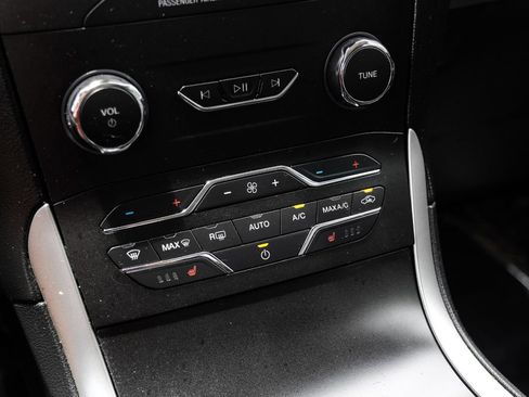 Used 2020 Ford Edge SEL w/ Convenience Package FWD image 26
