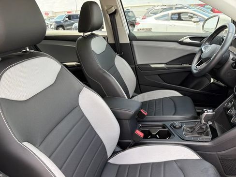 Used 2022 Volkswagen Taos SEL AWD/4WD image 25