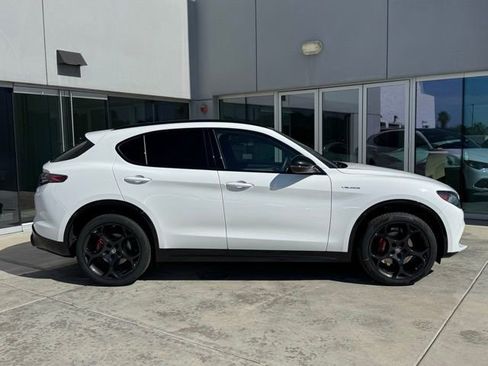 New 2026 Alfa Romeo Stelvio Sprint w/ Convenience Package AWD/4WD image 8